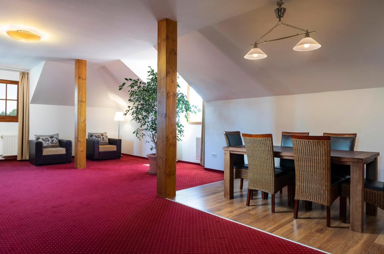 Bodrogi Kúria Wellness Hotel Inárcs Exteriör bild